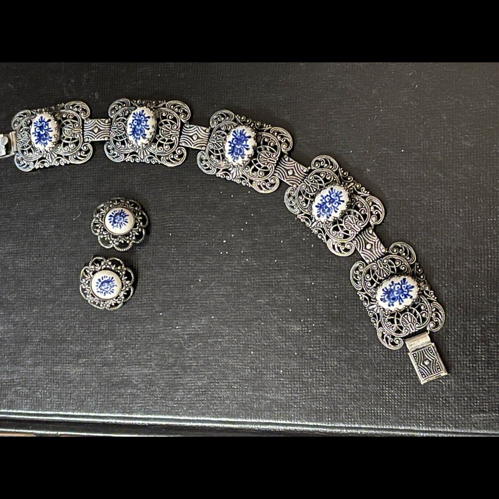 Vintage Dutch Ceramic silver filagree etched bracelet & earrings - Picture 4 of 10